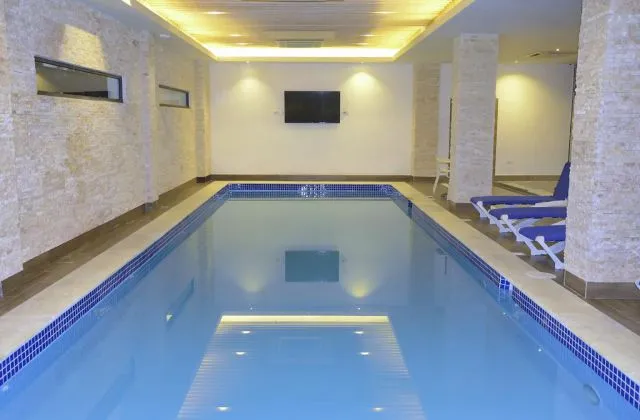 Weston Suite Hotel Santo Domingo pool